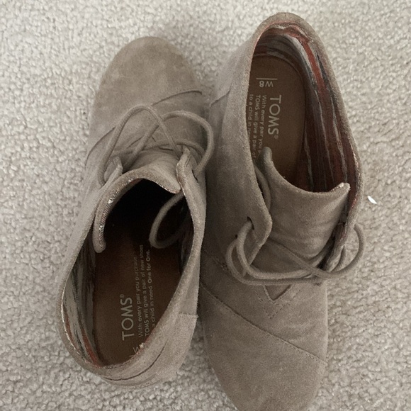 Tom’s Wedges - Picture 3 of 4